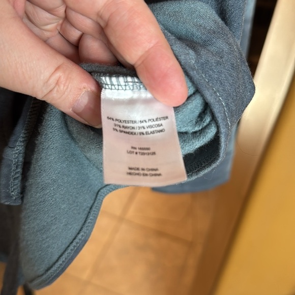 32 Degrees Ladies' Cozy Knit Button-Up Shirt Goblin Blue Size Small - Picture 10 of 11